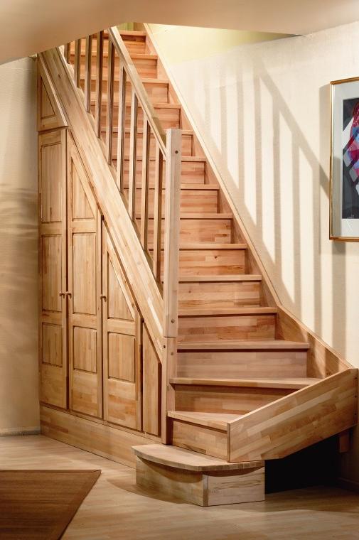 beukenhouten trap met kast